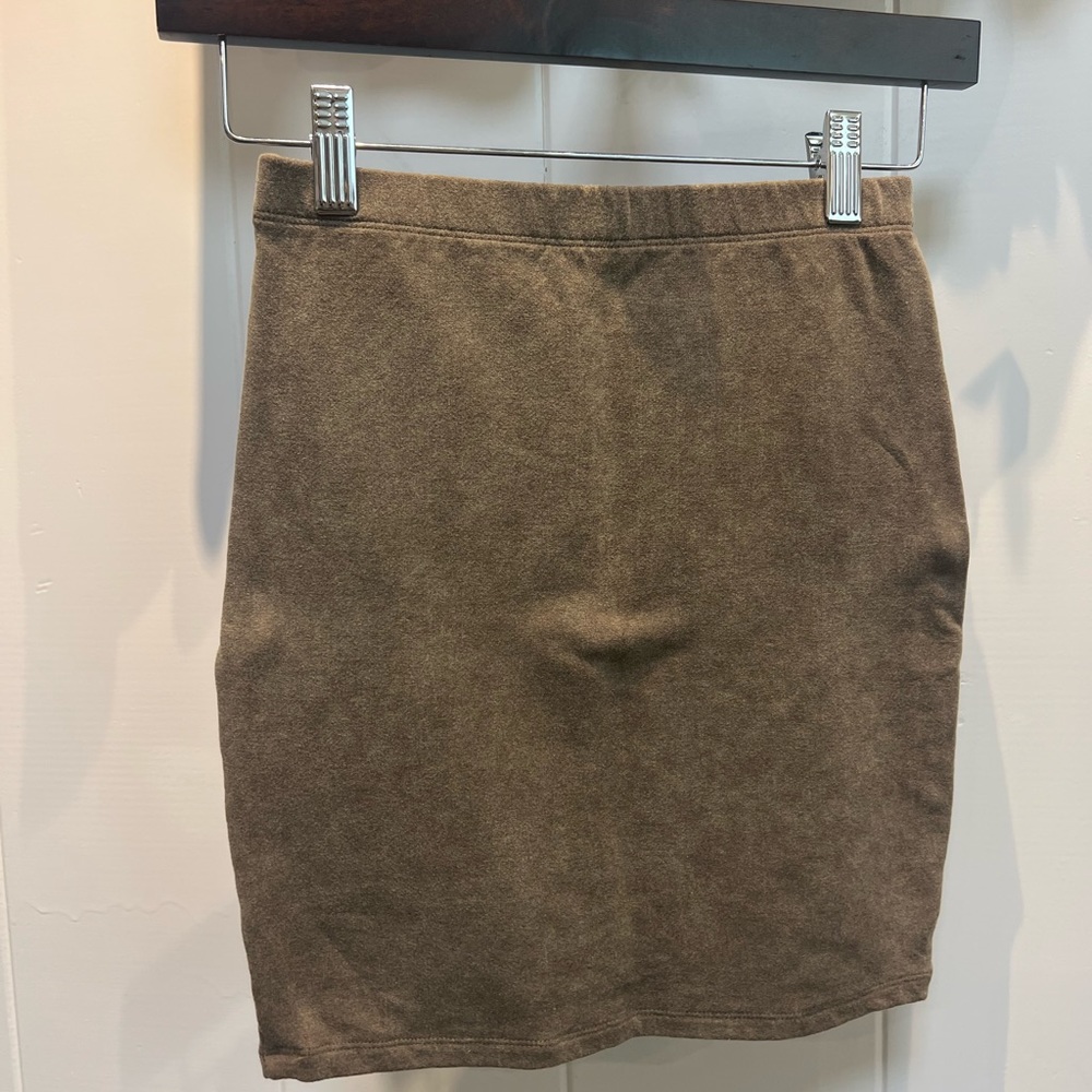 In day Body Fitted Skirt Olive Size 1